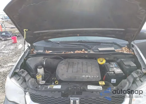 2015 Dodge Grand Caravan Sxt z USA, uszkodzony, nr VIN 2C4RDGCG9FR648805